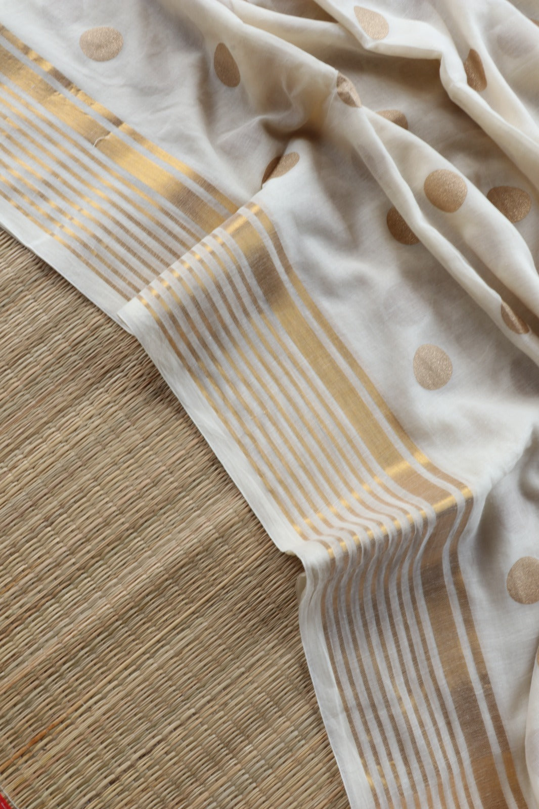 MULMUL SAREE WITH POLKA DOTS - TBS26VC