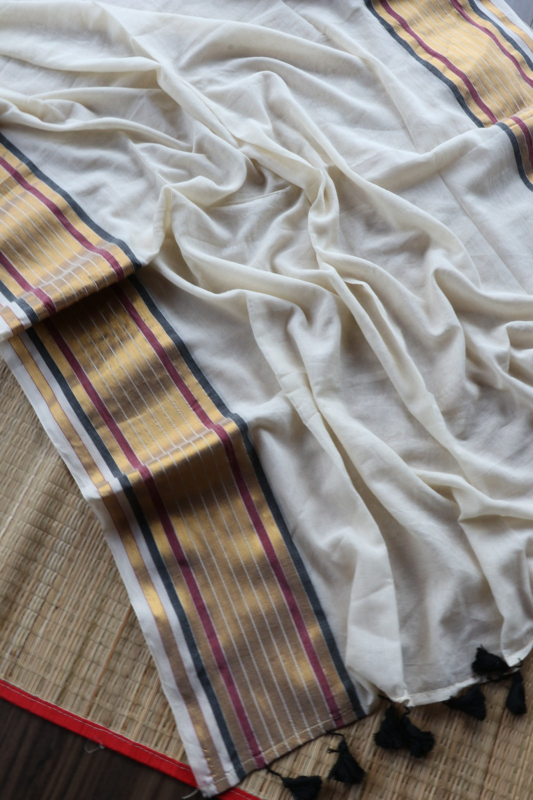 MUL COTTON SAREE WITH ZARI AND COLOUR BORDER- TBS26VC