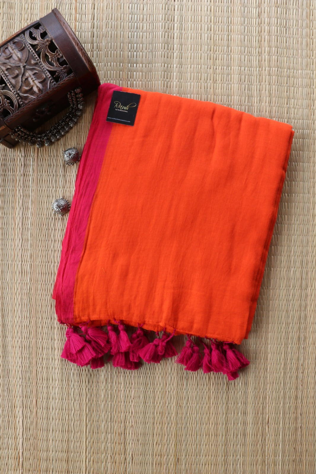 ORANGE -PINK PLAIN MULMUL SAREE - TBS26MP
