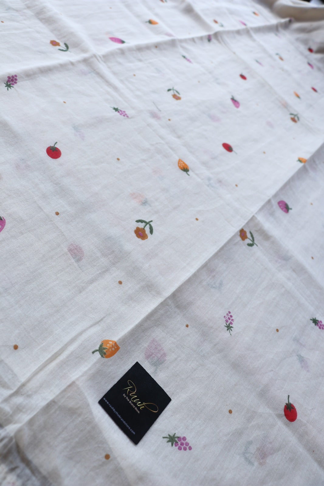 FLORAL AND FRUIT PRINTED MUL COTTON SAREE