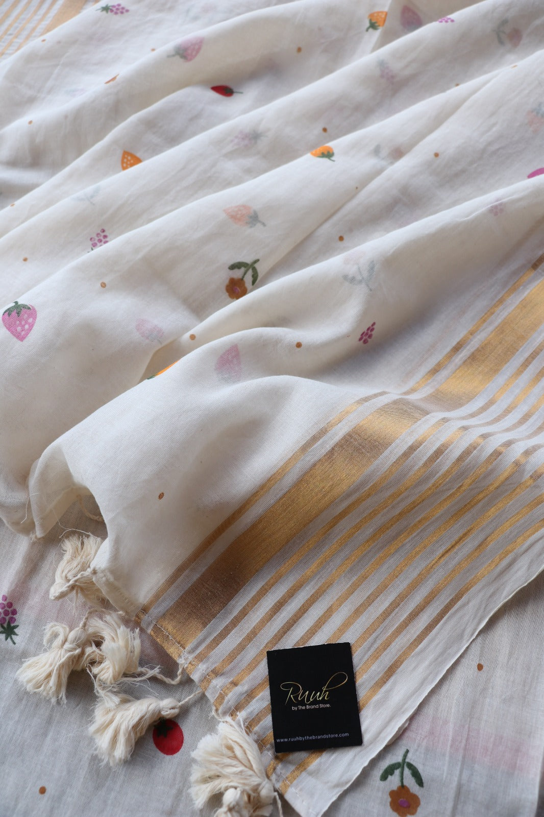 FLORAL AND FRUIT PRINTED MUL COTTON SAREE