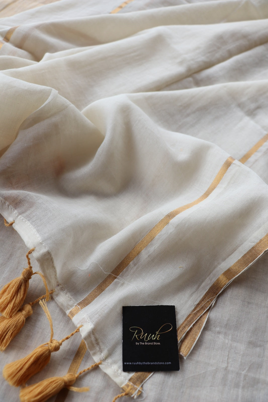 MULMUL SAREE WITH SIMPLE GOLD BORDER