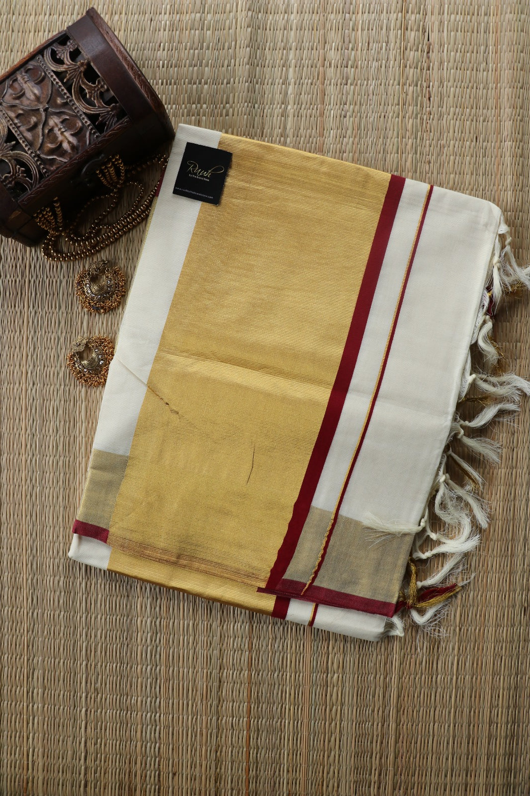 KERALA COTTON SAREE WITH MAROON EDGE