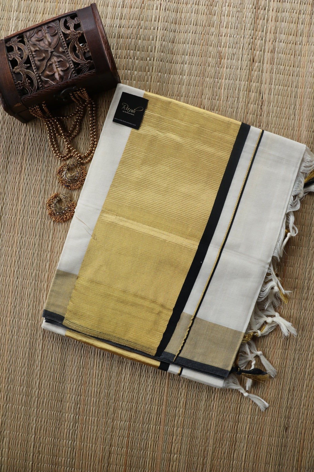 KERALA COTTON SAREE WITH BLACK EDGE
