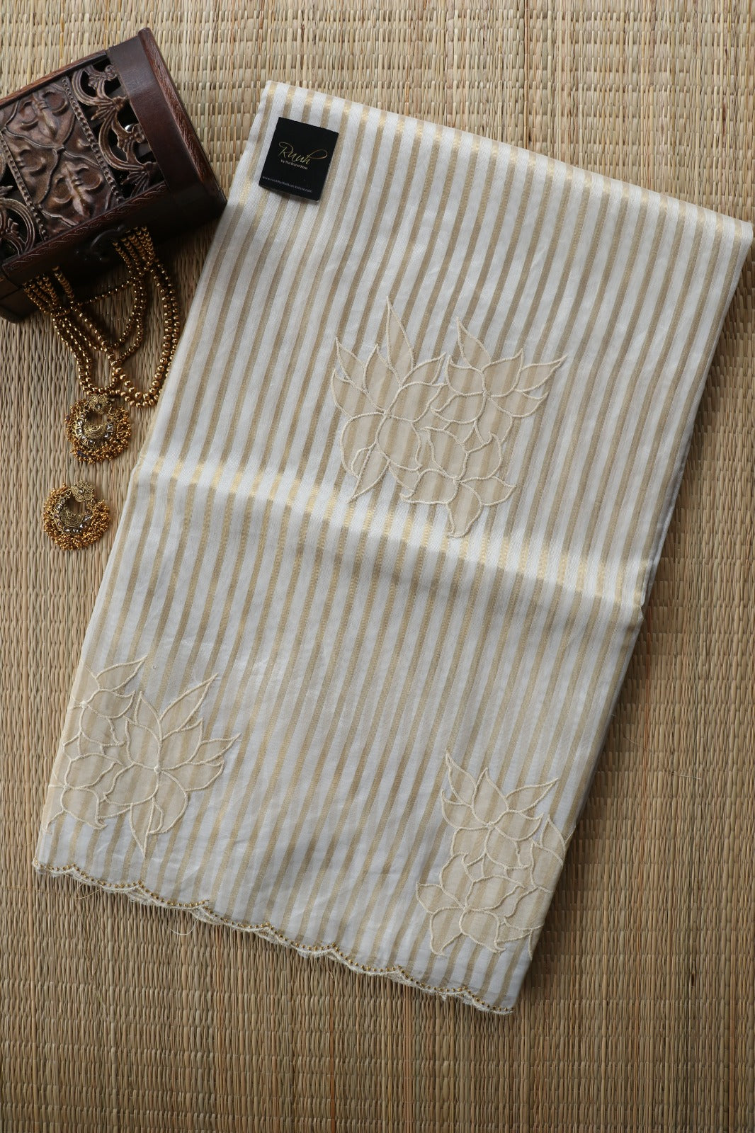 PREMIUM TISSUE ORGANZA SCALLOPPED SAREE