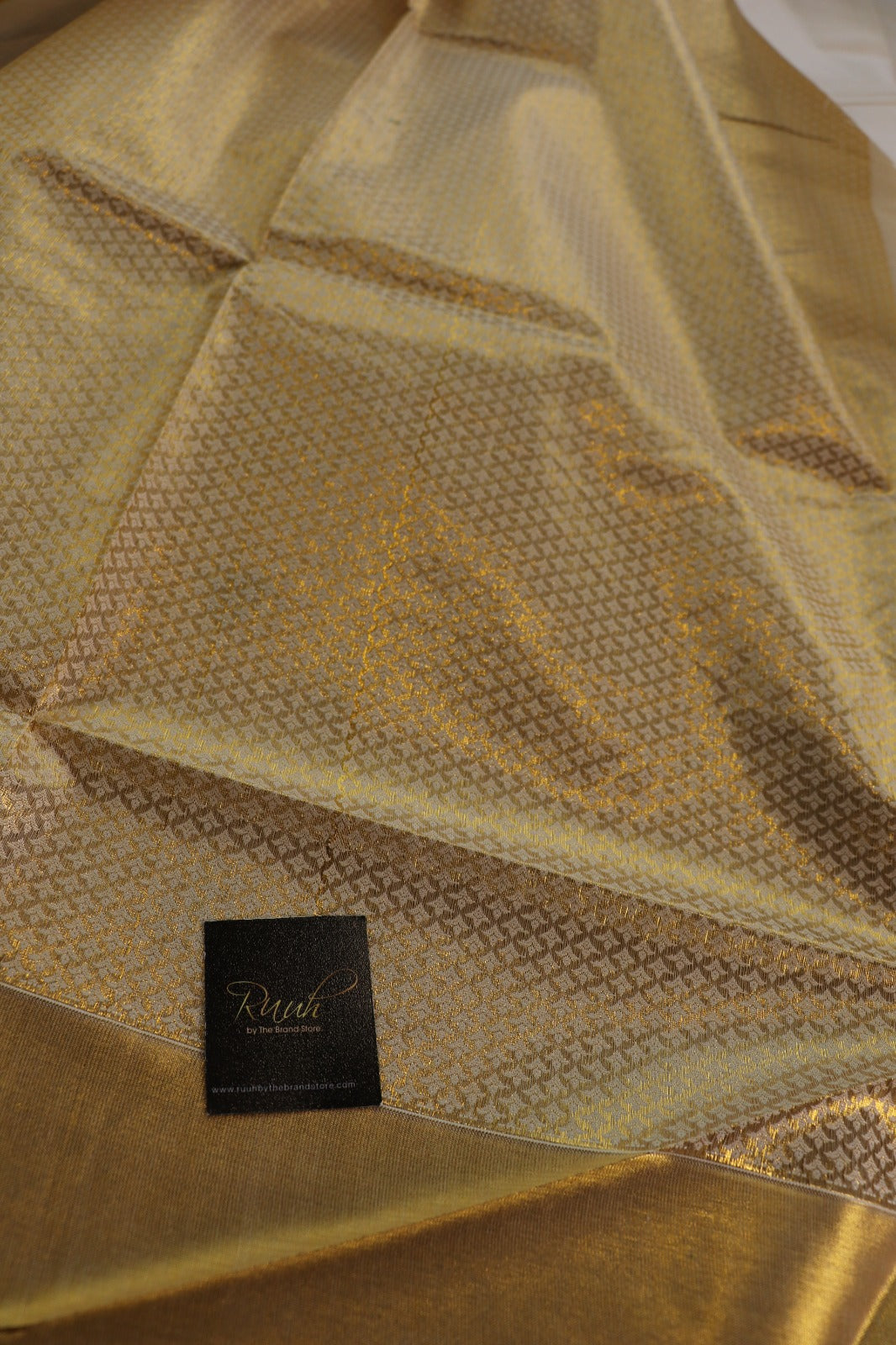 PREMIUM KERALA COTTON WITH GREEN POLKA WEAVING