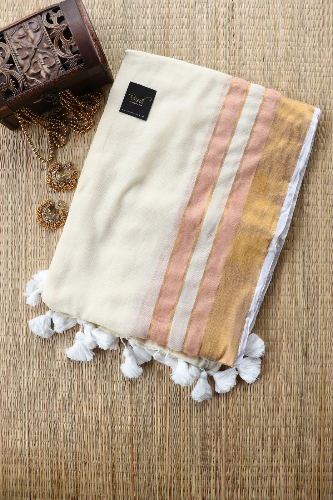 MULMUL WITH PATTERN BORDER
