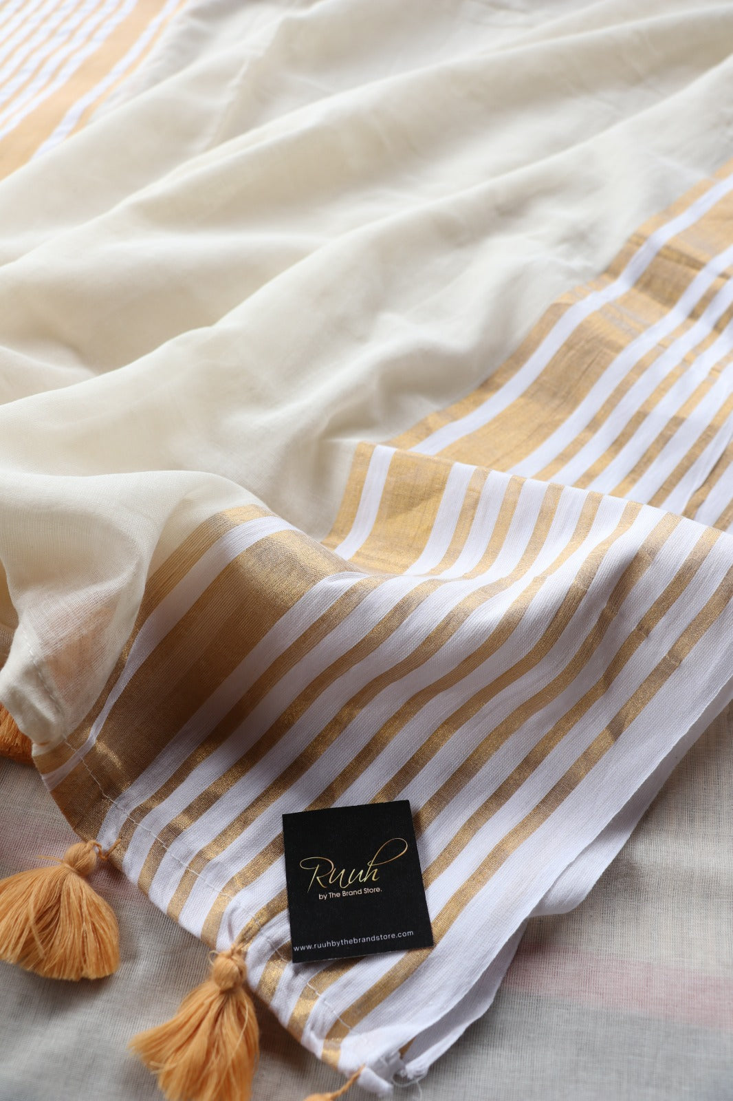 MULMUL SAREE WITH ZARI STRIPE BORDER