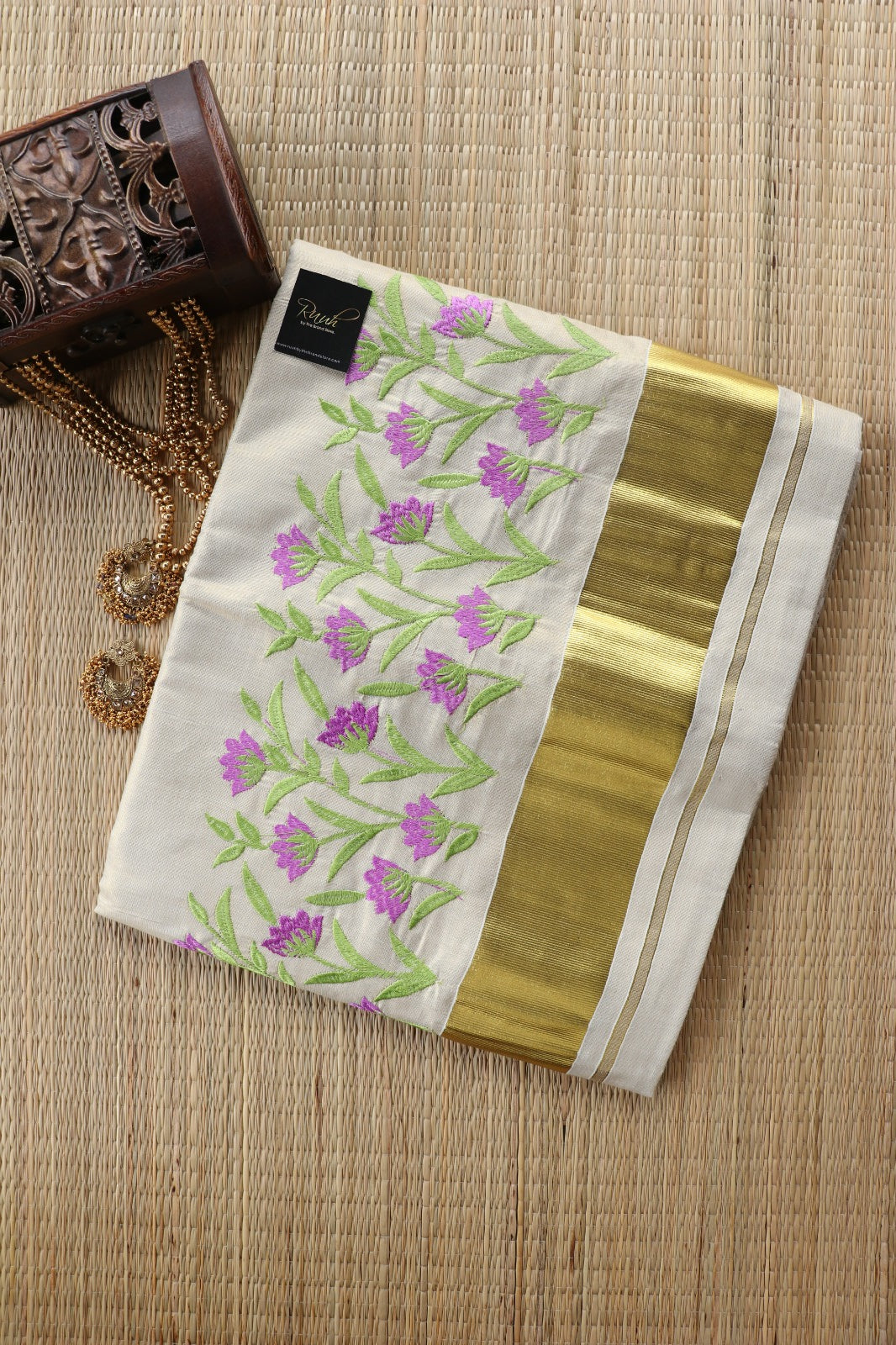 KERALA TISSUE FLORAL EMBROIDERY