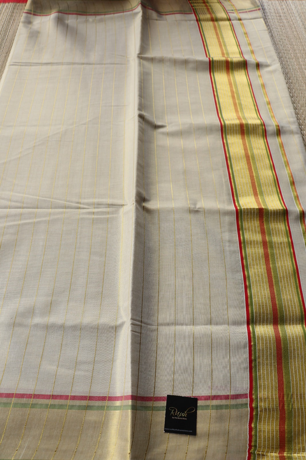 TISSUE STRIPE - RED AND GREEN BORDER