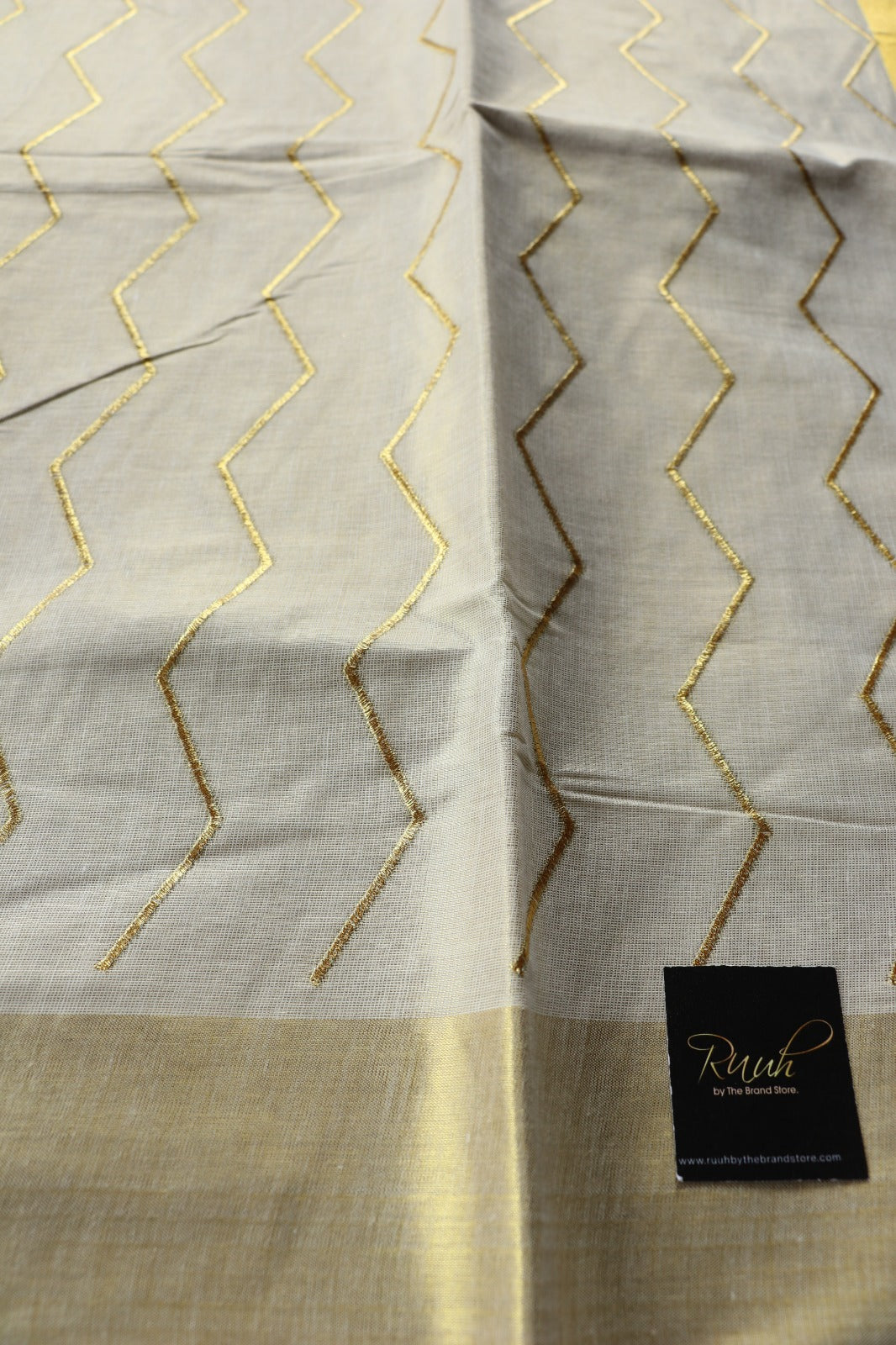 TISSUE ZIZGZAG EMBROIDERY