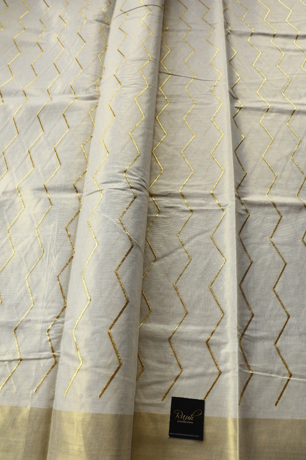 TISSUE ZIZGZAG EMBROIDERY