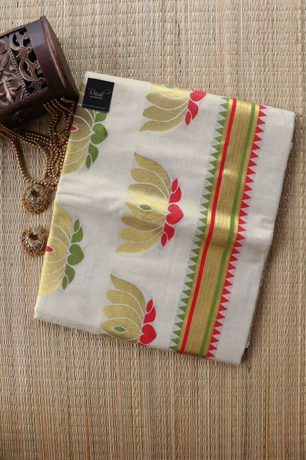LOTUS EMBROIDERY ON PREMIUM KERALA TISSUE- GREEN & RED