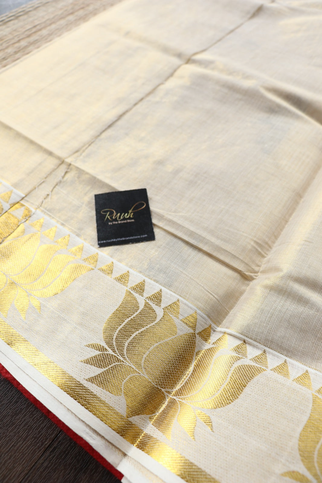 LOTUS EMBROIDERY ON PREMIUM KERALA TISSUE- PURPLE & BLACK