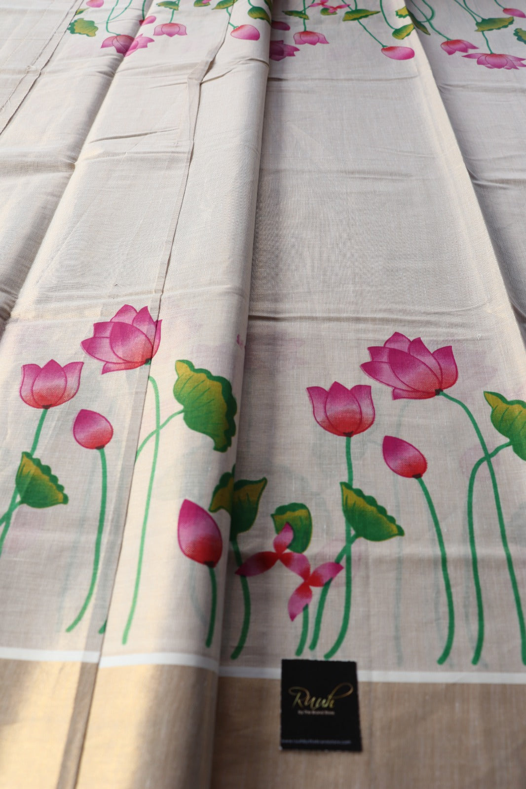 LOTUS PRINTED KERALA TISSUE SAREE