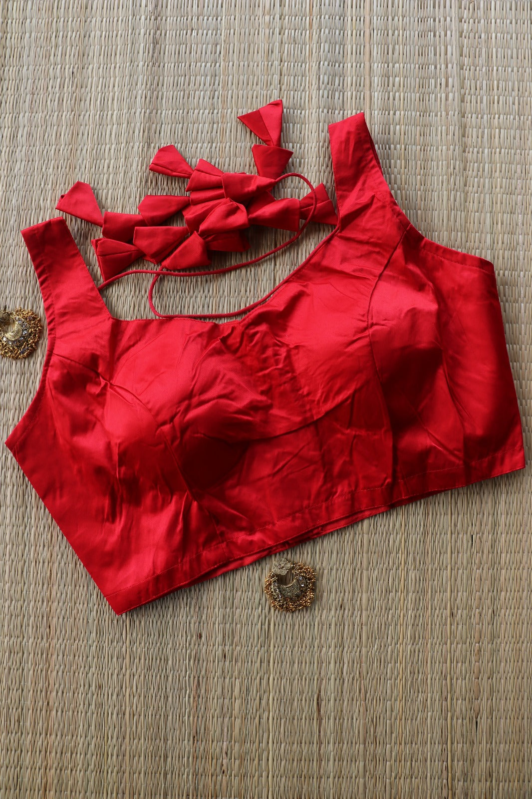 RED BLOUSE DIAMOND NECK