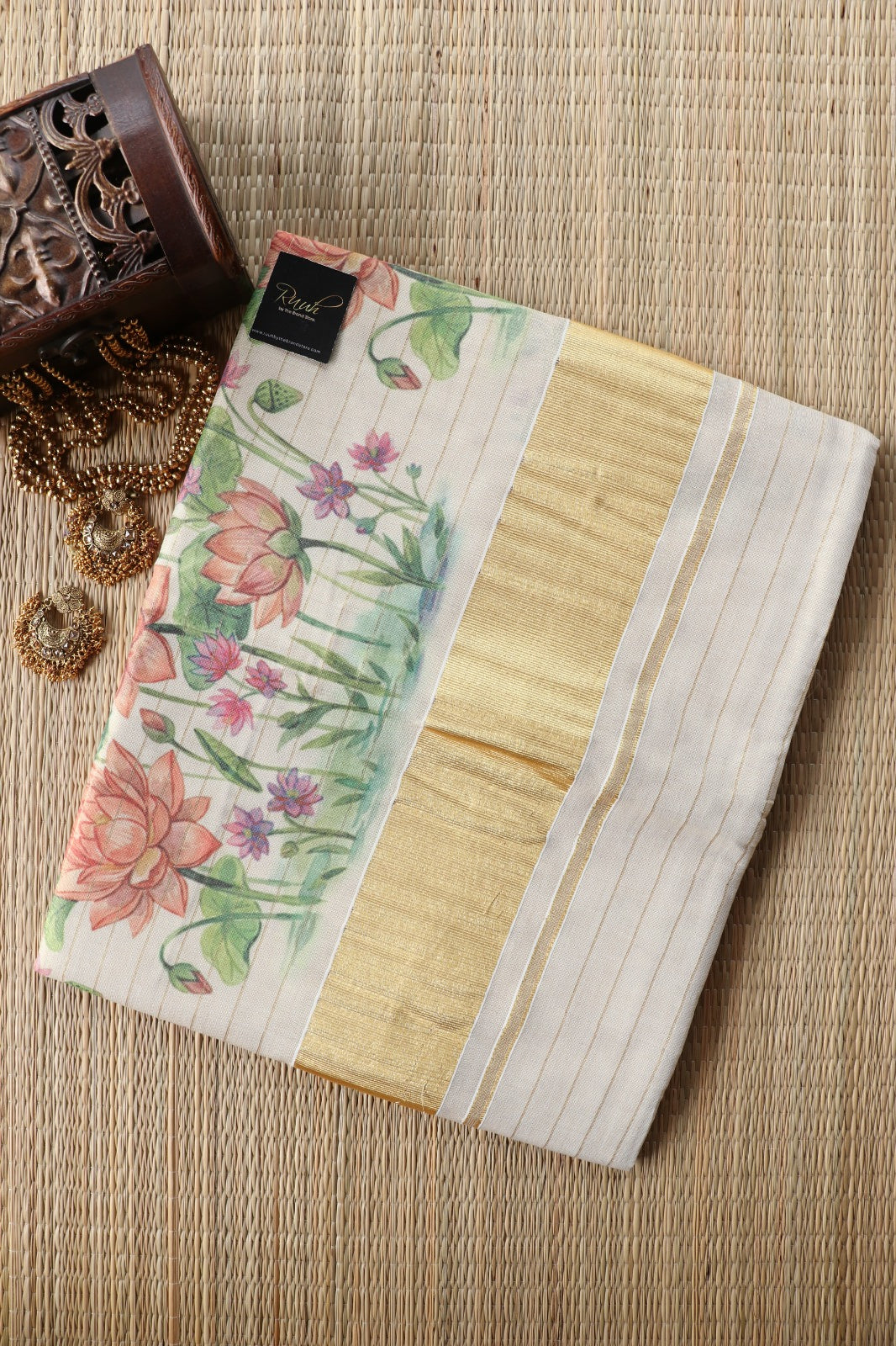 KERALA STRIPE TISSUE WITH FLORAL PRINT