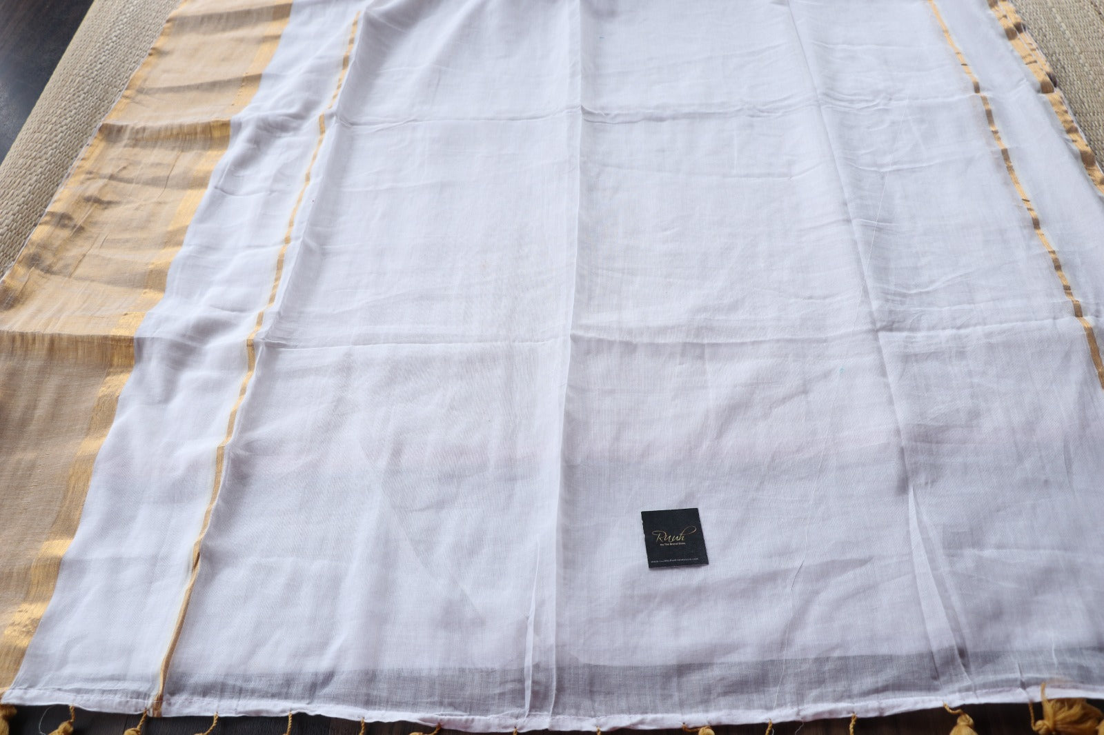 MULMUL SAREE WITH ZARI BORDER