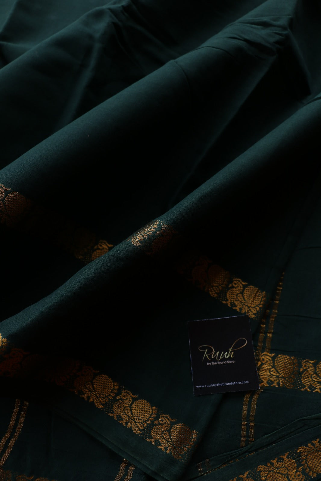 PLAIN SUNGUDI SAREE- DARK GREEN