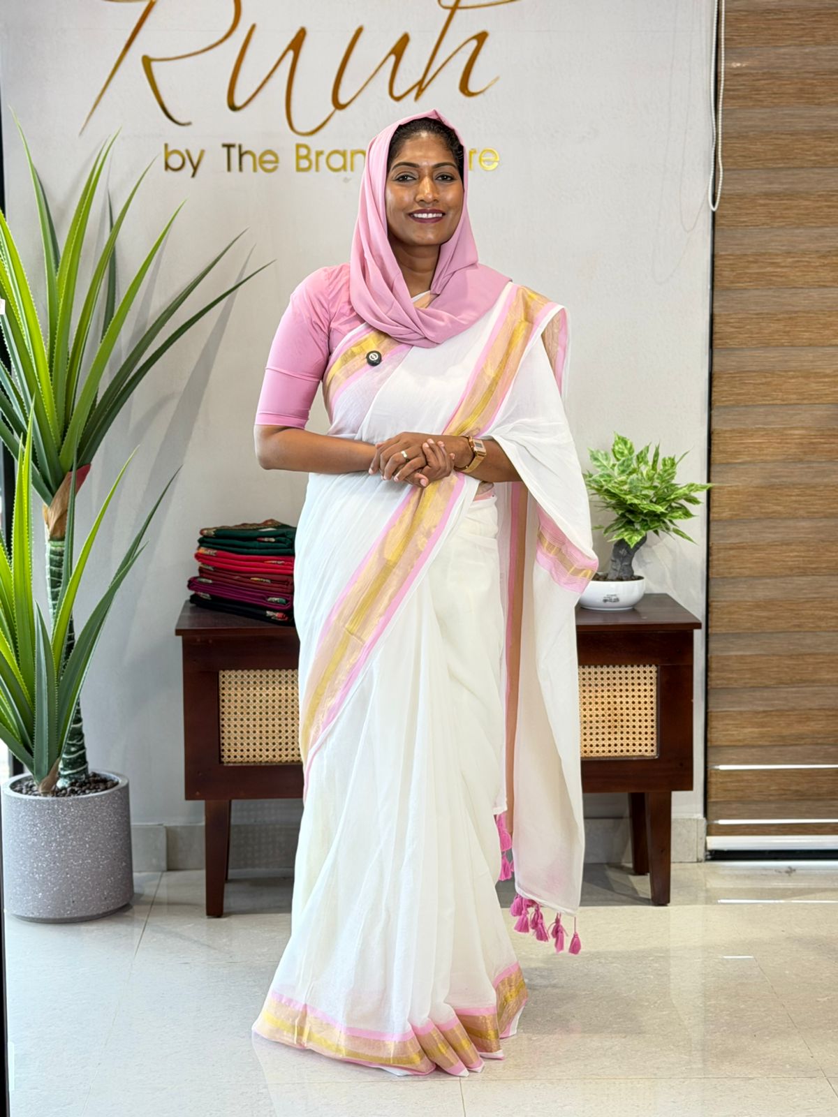 MULMUL COTTON SAREE WITH LIGHT PINK AND GOLD BORDER TBS26MZ